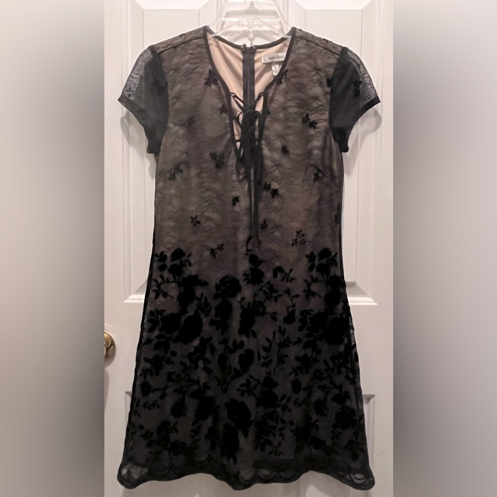 Elegant Black Lace Dress